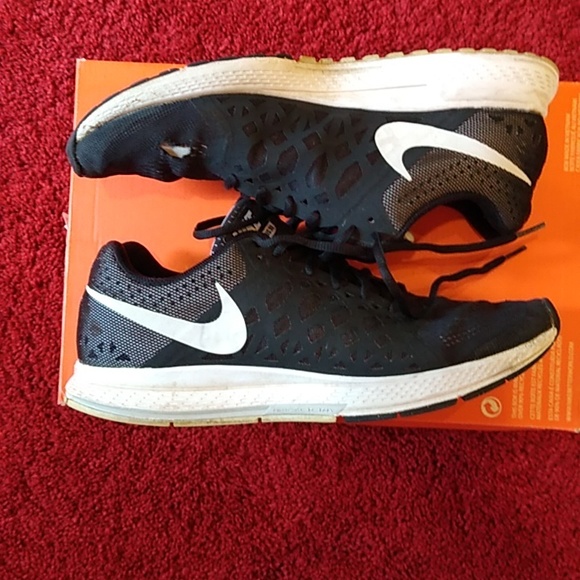 Nike Zoom Pegasus 31 Running Shoe Men's Sz 9.5 Black & White - Picture 9 of 12